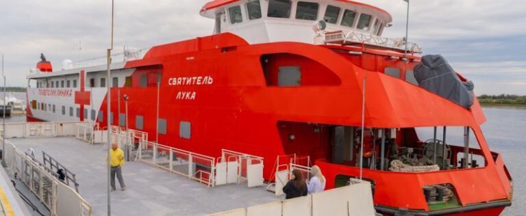 Медицинский теплоход «Святитель Лука» скоро прибудет в Ханты-Мансийск