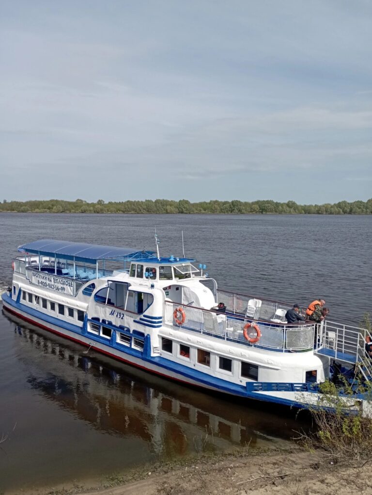 Прогулки на теплоходе в Муроме: расписание и цены в 2025 году