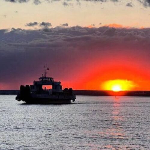 Паромная переправа Аракчино — Верхний Услон 2026: открытие 16 апреля, расписание и цены (Казань)